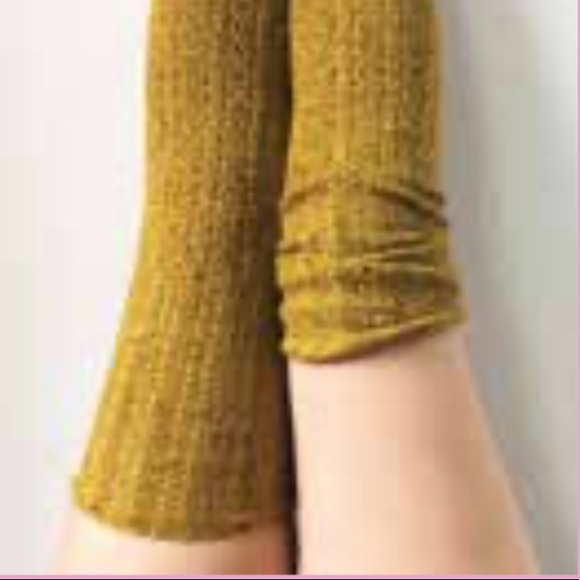 Luxury 🤩 Cable Knit Thigh High socks - Picture 6 of 8